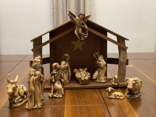 Vintage Nativity 12 Piece Set Hand Painted Stamped Japan Box.