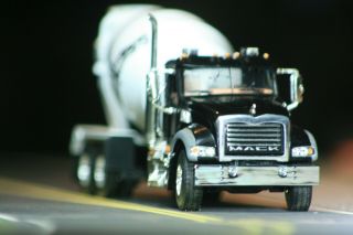 First Gear Mack Granite Concrete Truck Diecast Model/toy In 1:50 Scale