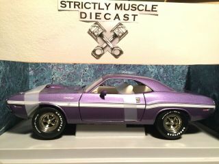 1/18 Scale 1970 Dodge Challenger R/t Hemi 426 Coupe - Plum Crazy Purple Ext/white