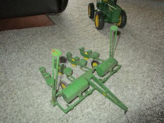 John Deere Farm Toy 494 Crank Hitch 4 Row Planter 4 Legged Deere Decal