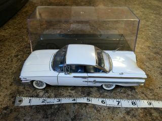 Franklin,  1:24 Scale Precision Models: 1960 Chevrolet Impala With Case