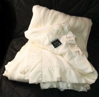 Vintage Queen Size White,  Fieldcrest Touch Of Class Blanket