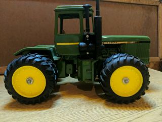 1/16 John Deere 8650 4x4 Tractor