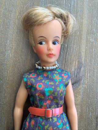 Vintage Tammy’s Mom Doll By Ideal - Pretty Og Floral Dress,  Belt,  Necklace