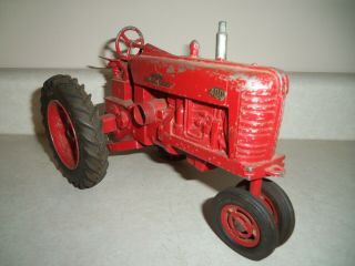 INTERNATIONAL 400 TRACTOR ERTL ESKA Vintage Farm Toy FARMALL IH 2