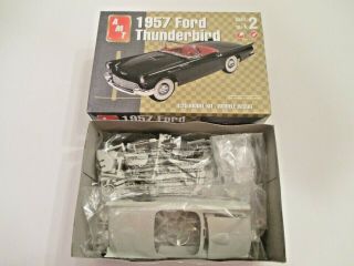 Amt 1957 Ford Thunderbird 1:25 Model Kit 38249 2004 Skill 2 10,