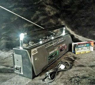 Vintage Sharp QT - 267Z Boombox Dual Cassettes Ghettoblaster SW FM MW Radio 80 ' s 3