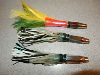 Vintage Tuna Jigs 1.  5 Oz Made In Japan Nos 1 Feather And 2 Vinyl Skirts