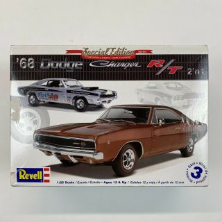 Revell 1968 Dodge Charger R/t 2 