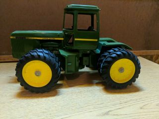 1/16 John Deere 8640 4x4 Tractor 3