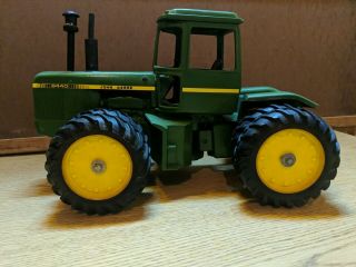 1/16 John Deere 8440 4x4 Tractor