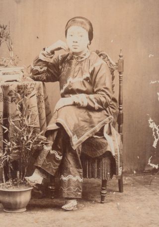 Antique Photo / Chinese Woman with Bound Feet / Japanese / c.  1905 2