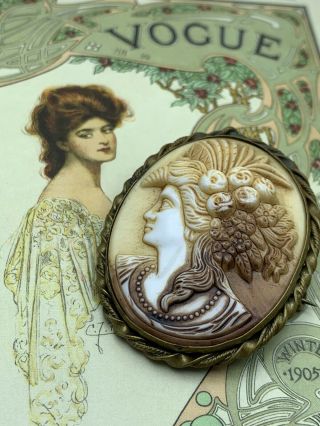 Antique 19th Early 20th C Book Piece Bohemian Glass Cameo Brooch Gablonz