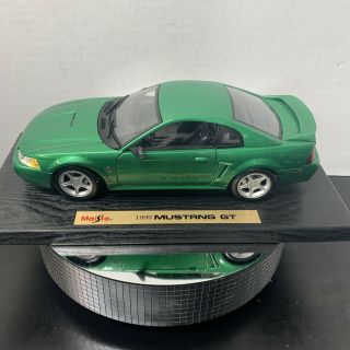 1:18 Maisto Ford Mustang Gt 1999 Special Edition Green