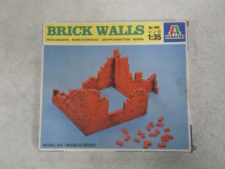 Italeri Brick Walls 1:35 Model Kit 405 1995 (opened But - Complete)