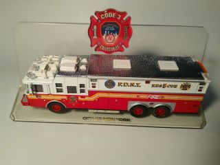 Code 3 Collectibles 1998 Fire Truck 1 Of 25,  000 F.  D.  N.  Y Rescue 1 Red Diecast
