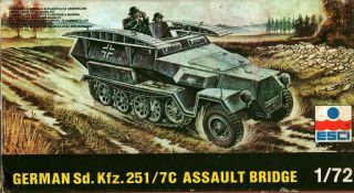 Esci 1:72 German Sd.  Kfz.  251/7c Assault Bridge Plastic Model Kit 8066u