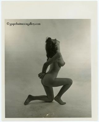 Bunny Yeager 1960s Photograph Pretty Nude Figure Model Dramatic Light