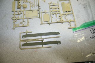 1/35 Academy Spare Parts M113 Apc Parts From Sprue B Skirt Hatches Engine Cover
