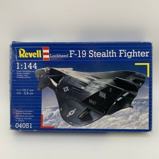 Nob Revell 1:144 Scale Lockheed F - 19 Stealth Fighter Kit - 04051 Resealed