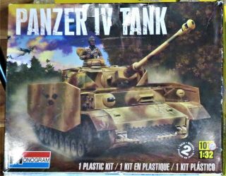 Monogram 85 - 7861 1/32 Scale Panzer Iv Tank Model Kit With Instructions