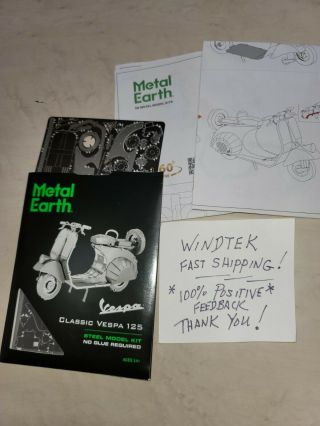 Fascinations Metal Earth - Classic Vespa 125 Motor Scooter - 3d Steel Model Kit