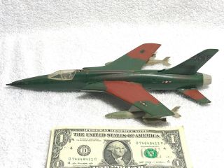 Viet Nam Era Us F - 105d Thunderchief Kid Built Plastic Model Airplane Camo Paint