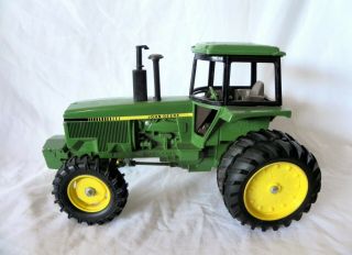 Ertl Vintage John Deere 4450 Green Row Crop Tractor 1:16 Scale
