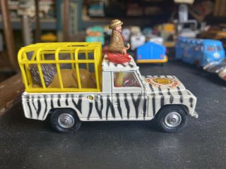 Vintage Corgi Toys - Lions Of Longleat - Land Rover - 109 W.  B