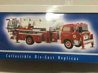 Corgi Diecast Fire Truck 1:50 Scale Mack Cf Tower Philadelphia Fd Us53803