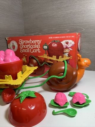 1980 Strawberry Shortcake Snail Cart,  Strawberry Shortcake Playset 43200