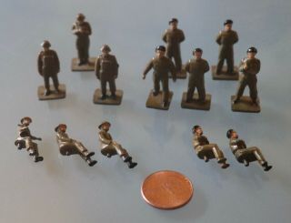 05/20 (13) Dinky Toys Meccano England Die - Cast Wwi Soldiers,  Seated/standing
