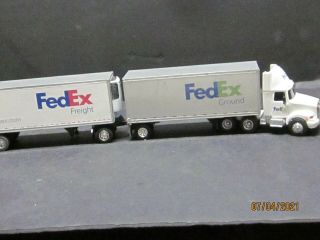 Ertl Tractor Dcp Trailers 1/64 Gm/volvo Custom Doubles " Fed Ex "