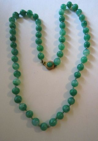 Vintage Ciner 10 Mm Jade Green Peking Glass Necklace
