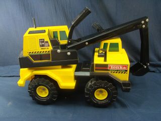Vintage Tonka Truck Mighty Diesel Excavator Backhoe Load 3931 - A Black And Yellow