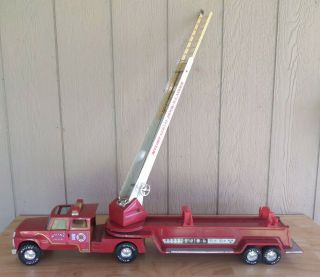 Vintage 1980s Nylint Aerial Hook - N - Ladder Metal Fire Truck Engine Co.  2