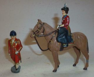 TIMPO VINTAGE LEAD MODEL OF H M THE QUEEN ON HORSEBACK & AN ATTENDANT - 1950 ' S 2