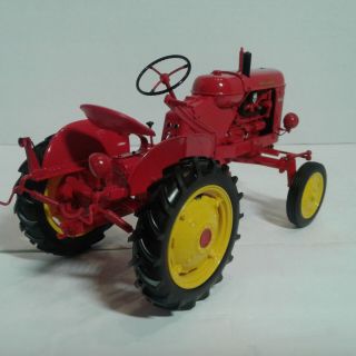 Massey Harris Pony 812 Diecast Toy Tractor 1/16 Scale By Universal Hobbies