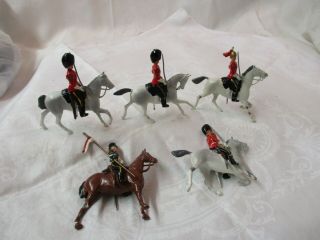 Vintage England Wm Britains 5 Lead Toy Soldiers On Grey Brown Horses With Swords