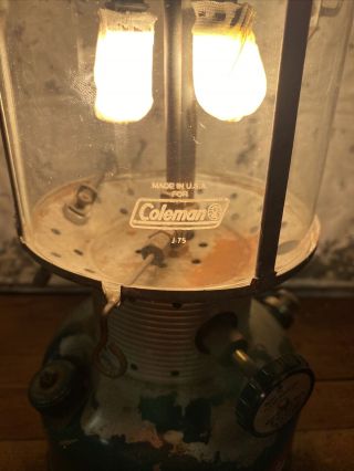 Vintage 1963 Coleman Lantern Model 220E With Globe Dated 4/63 3