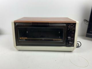 Black & Decker Vintage Toaster Oven Tro40ty2 Spacesaver Toast - R - Oven/broiler