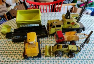 Vtg Old Bundle Of Metal Construction Toys Tonka Lumar Contractors Crane Trencher