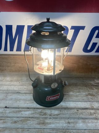 Vintage 1974 Coleman Lantern Model 220h With Globe Dated 4/74