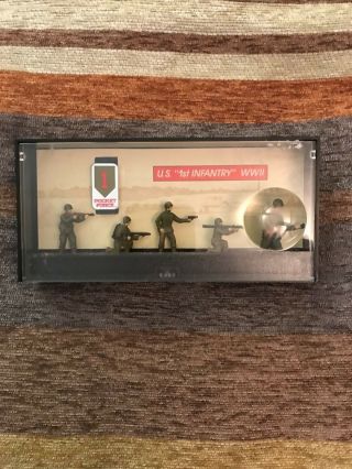 Vintage Pocket Force Soldiers - Us 1st Infantry Wwii Plastic Soldiers In Case