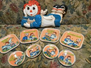 1959 Raggedy Ann And Andy Toy Dishes & Wall Decoration (1977)