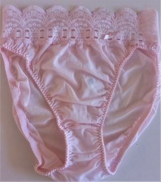 Vtg Olga Secret Hug Pink Champagne Nylon & Lace French Cut Back Seamed Panty 5/s