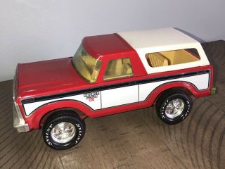 Vintage Nylint Ford Bronco Ranger Xlt Truck Red And White 10” Long 1970’s.