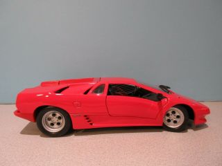 Collectible 1:18 Scale Red 1990 Lamborghini Diablo Diecast Car By Maisto