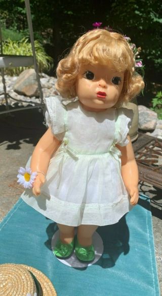 VINTAGE 1950 ' S 16 IN.  HONEY BLOND TERRI LEE DOLL WITH TAGGED OUTFIT - 3