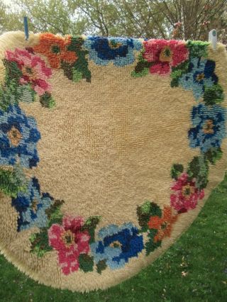 Vintage Handmade Wool Latch Hook Rug Oval Pale Yellow W Bright Flowers 40x36